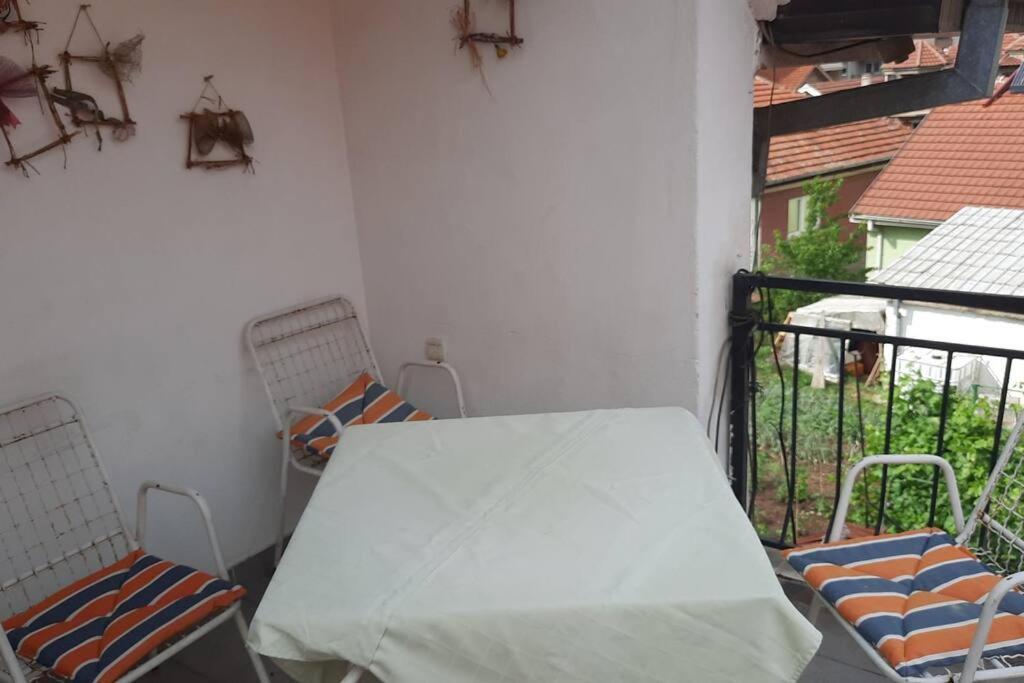 Stan Za Iznajmuvanje So Parking,Blisku Do Centar. Kumanovo Kültér fotó