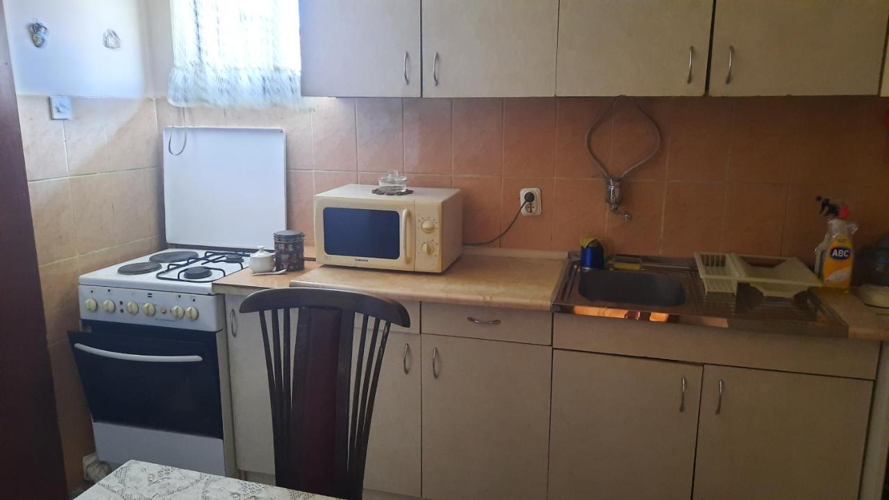 Stan Za Iznajmuvanje So Parking,Blisku Do Centar. Kumanovo Kültér fotó
