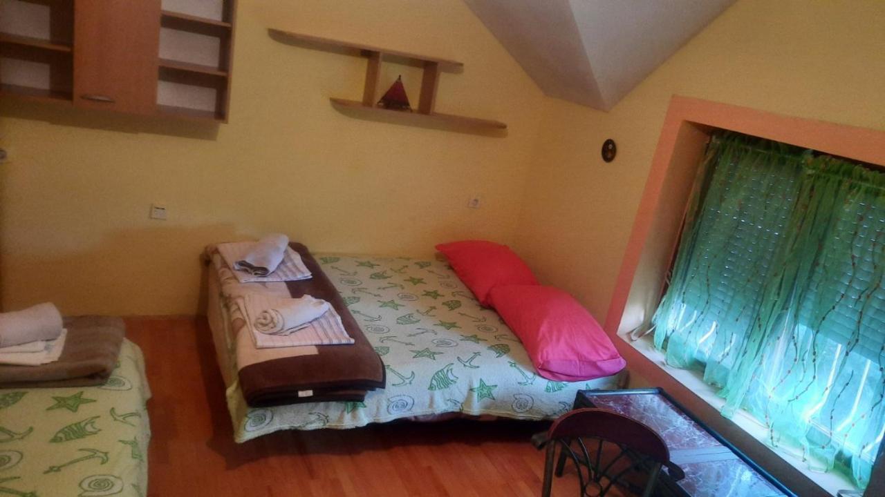 Stan Za Iznajmuvanje So Parking,Blisku Do Centar. Kumanovo Kültér fotó